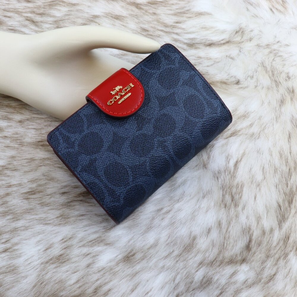 NWT Medium Corner Zip Wallet In Signature Canvas CW786 - Picture 9 of 11
